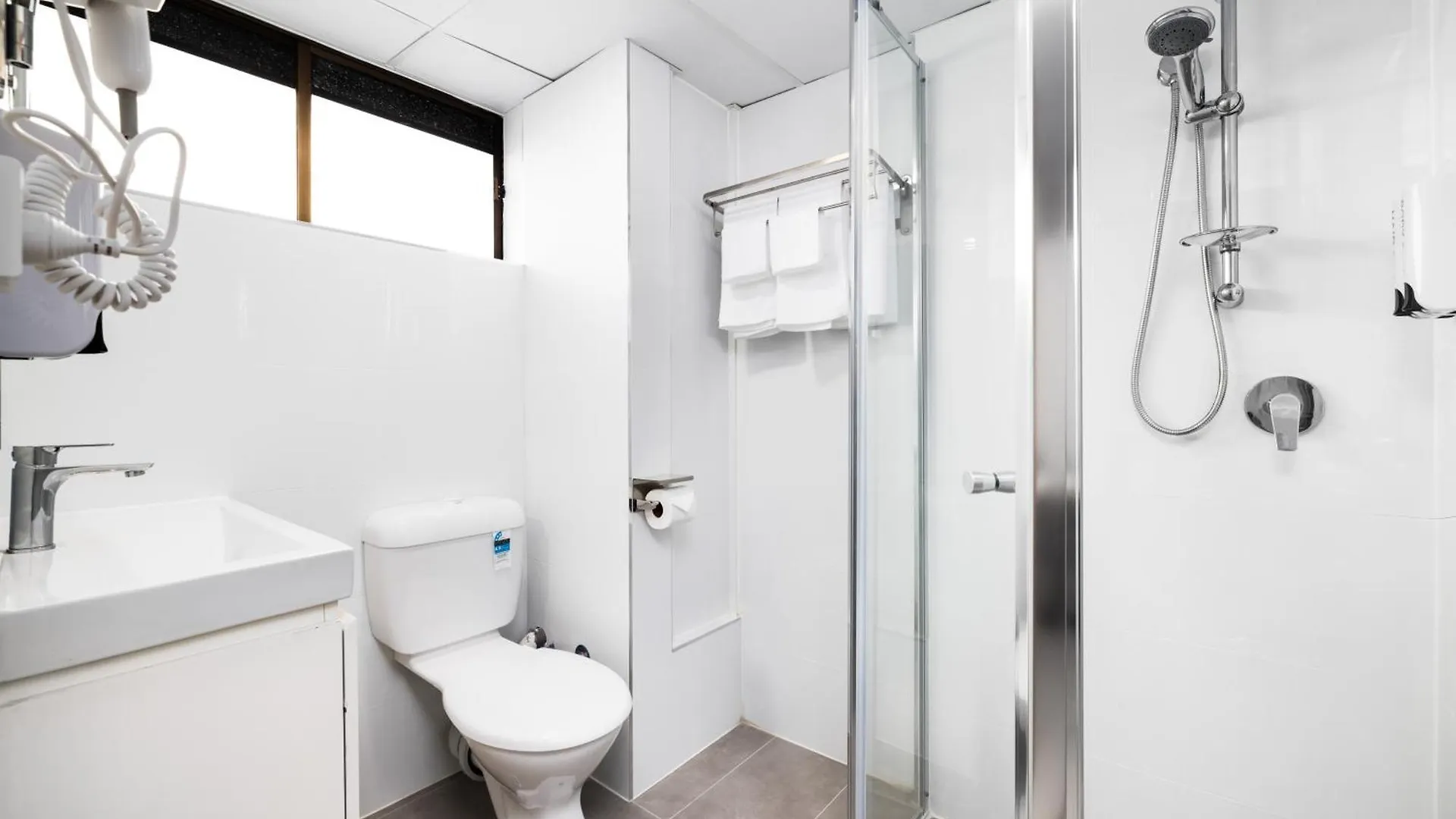 בריסביין Asraport Motel
